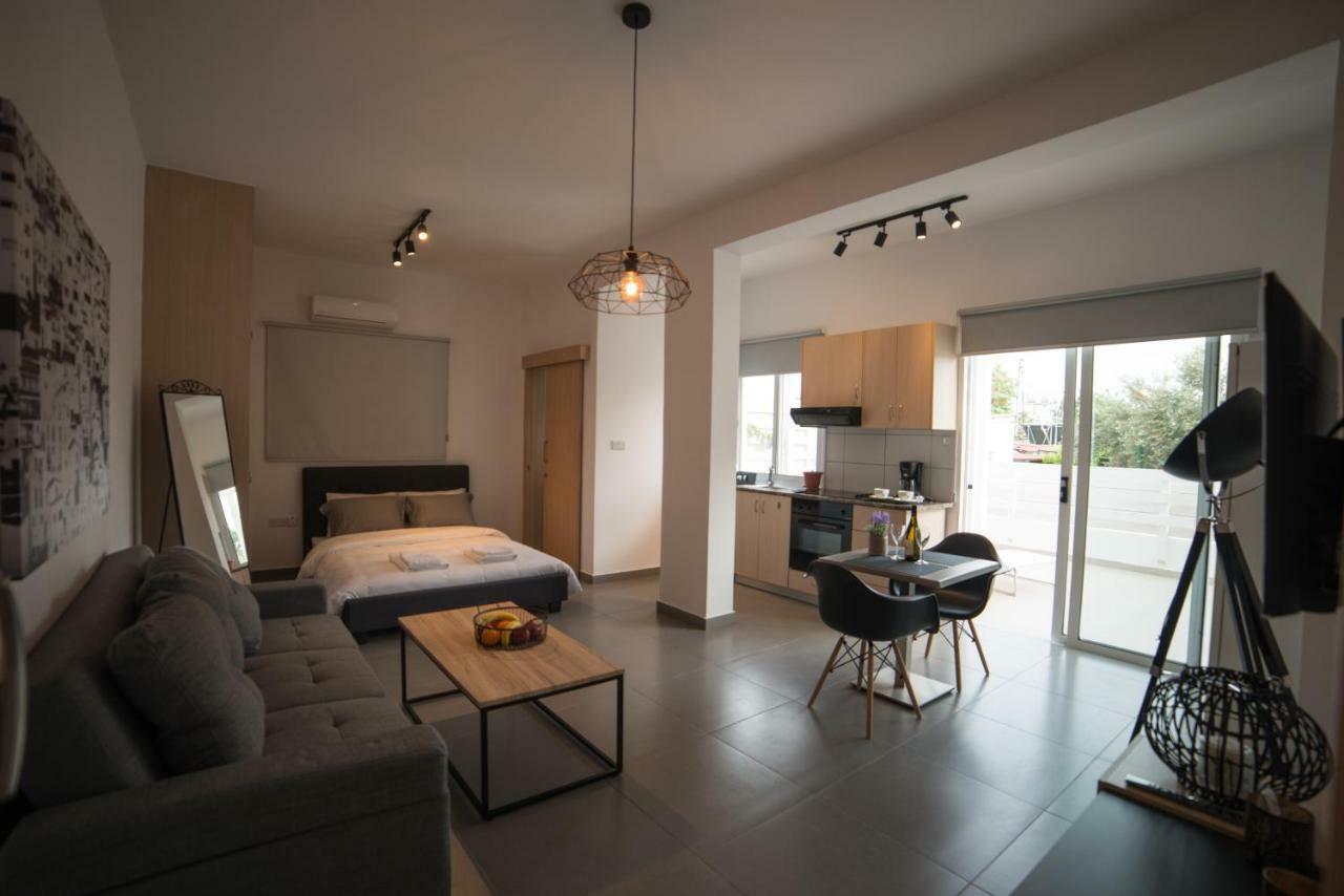 Mcplaces Holiday Apartments Paphos Exterior photo